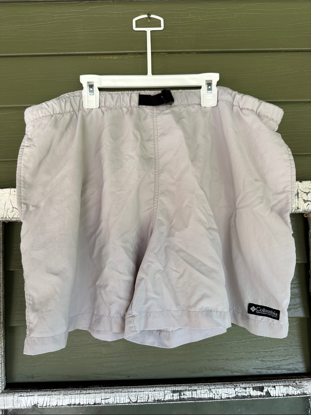 Vintage Columbia Women's Pale Gray Outdoor Shorts